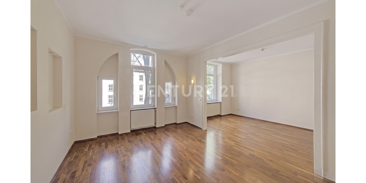 Wohnzimmer / Esszimmer - Möbel mit KI entfernt