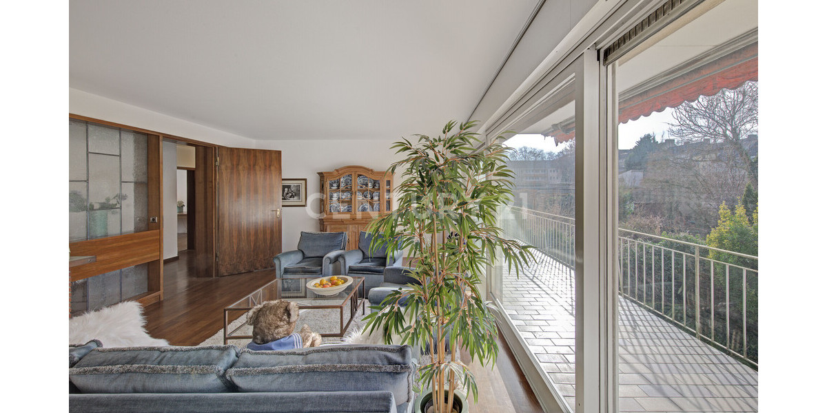 1. OG Wohnzimmer mit Balkon
